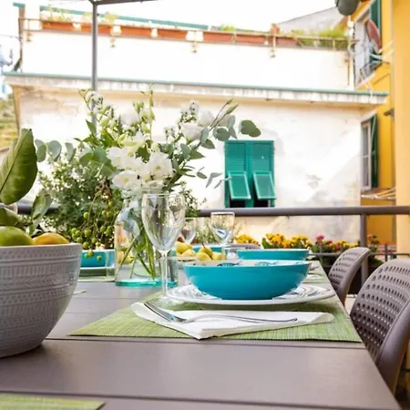 Carattino 12 Idyllic Seafront Retreat *
