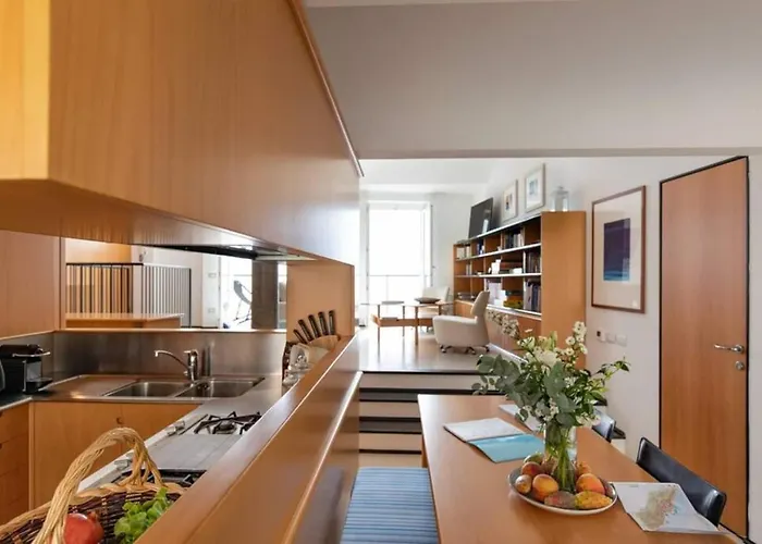 Carattino 12 Idyllic Seafront Retreat *