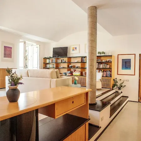 Carattino 12 Idyllic Seafront Retreat Apartment Vernazza