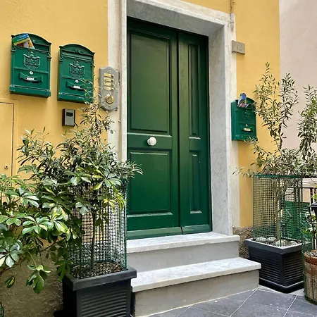 Carattino 12 Idyllic Seafront Retreat Вернацца